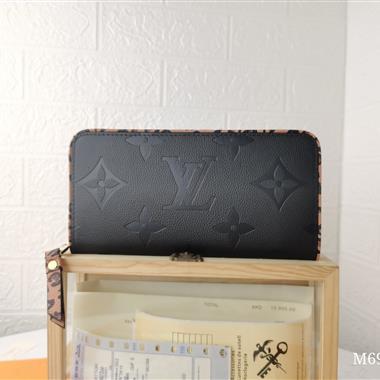 LOUIS VUITTON   2026新款時尚包包  尺寸：19.5*10*2.5CM