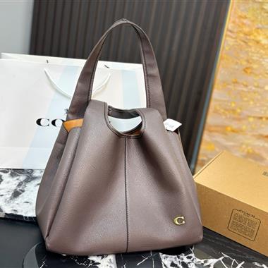 COACH   2026新款女生時尚包包  尺寸：35*27CM