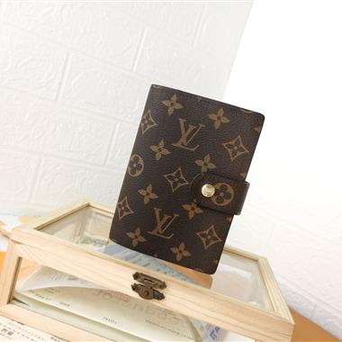 LOUIS VUITTON   2026新款時尚包包 尺寸：10*12CM