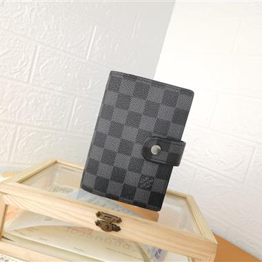 LOUIS VUITTON   2026新款時尚包包 尺寸：10*12CM