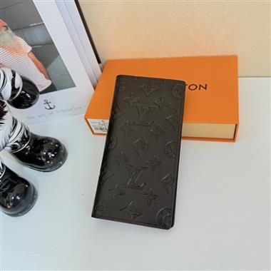 LOUIS VUITTON   2026新款時尚包包  尺寸：19*10*2CM