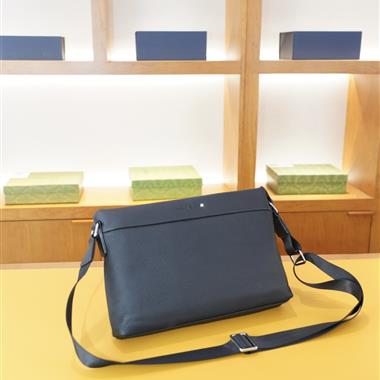 Montblanc    2026新款男生時尚包包 尺寸：31*21*5CM