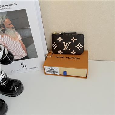 LOUIS VUITTON   2026新款時尚包包 尺寸：12*7CM