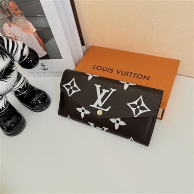LOUIS VUITTON   2026新款時尚包包 尺寸：19*10.5*2.5CM