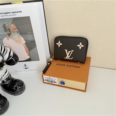 LOUIS VUITTON   2026新款時尚包包 尺寸：11*8.5*2CM