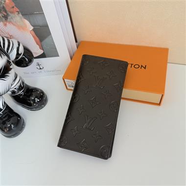 LOUIS VUITTON   2026新款時尚包包  尺寸：19*10*2CM