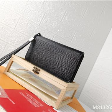 LOUIS VUITTON   2026新款時尚包包  尺寸：19.5x11x3.5CM