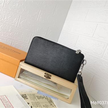 LOUIS VUITTON   2026新款時尚包包  尺寸：19*11*3.5CM