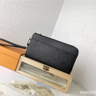 LOUIS VUITTON   2026新款時尚包包  尺寸：19*11*3.5CM