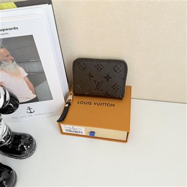 LOUIS VUITTON   2026新款時尚包包  尺寸：11x8x1CM