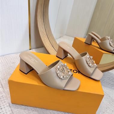 Louis Vuitton   2026新款女生休閒時尚鞋子