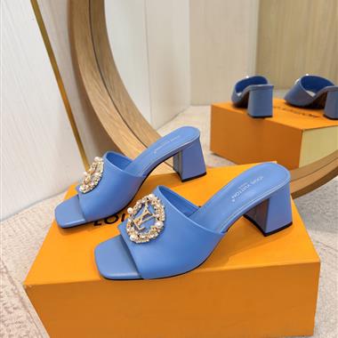 Louis Vuitton   2026新款女生休閒時尚鞋子