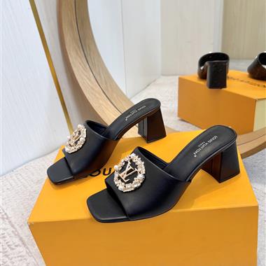 Louis Vuitton   2026新款女生休閒時尚鞋子