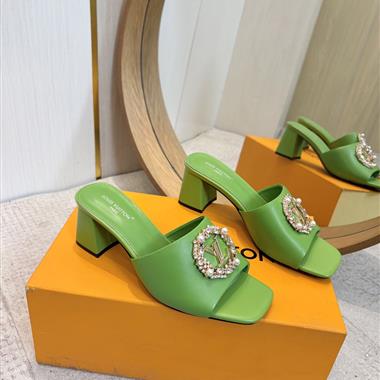 Louis Vuitton   2026新款女生休閒時尚鞋子