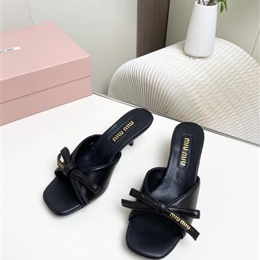 MIUMIU  2026新款女生休閒時尚鞋子