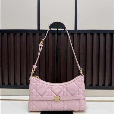 DIOR  2026新款女生時尚包包  尺寸：23*13*6CM