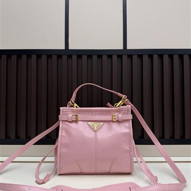 PRADA   2026新款女生時尚包包  尺寸：20*19*10CM
