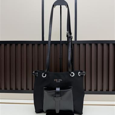 PRADA   2026新款女生時尚包包  尺寸：24×22CM
