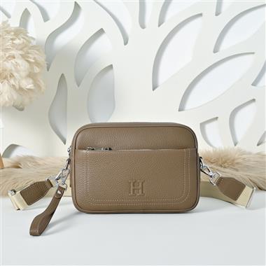 HERMES   2026新款男生時尚包包 尺寸：24*16*7CM