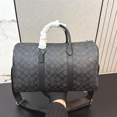 COACH     2026新款男生時尚包包 尺寸：35*21CM