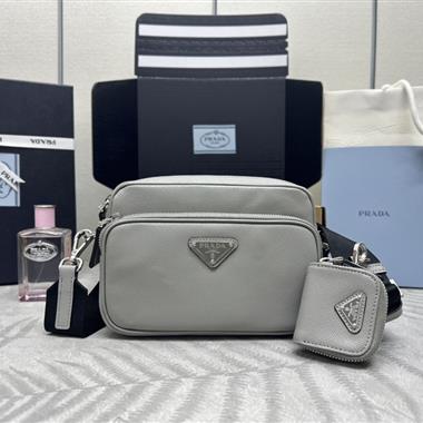 PRADA   2026新款男生時尚包包 尺寸：20*13.5*7CM