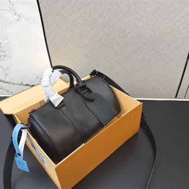 LOUIS VUITTON    2026新款男生時尚包包 尺寸：25CM