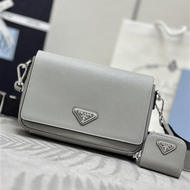 PRADA   2026新款男生時尚包包 尺寸：22*14.5*5CM