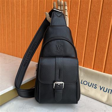 LOUIS VUITTON    2026新款男生時尚包包 尺寸：30*17*5.5CM