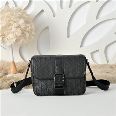 DIOR   2026新款男生時尚包包 尺寸：23*17.5*6CM