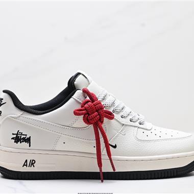 NIKE AIR FORCE 1‘07