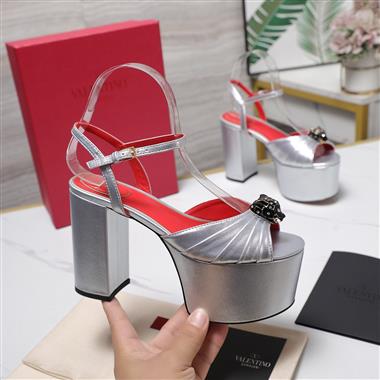 Valentino    2026新款女生休閒時尚鞋子