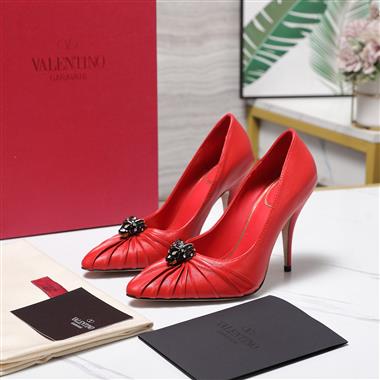 Valentino    2026新款女生休閒時尚鞋子