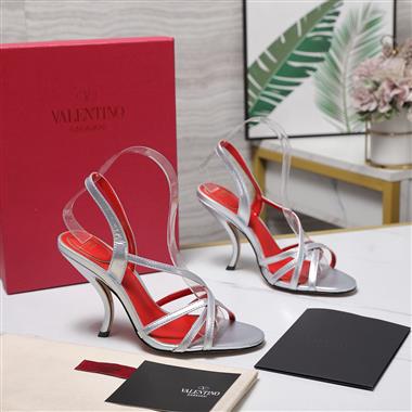 Valentino    2026新款女生休閒時尚鞋子