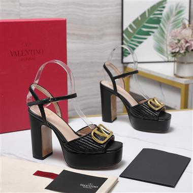 Valentino    2026新款女生休閒時尚鞋子