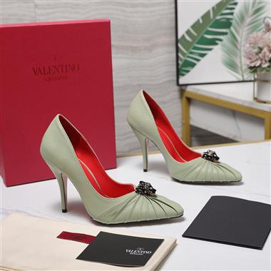 Valentino    2026新款女生休閒時尚鞋子