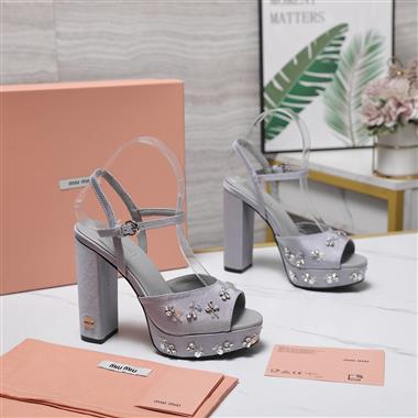 MIUMIU  2026新款女生休閒時尚鞋子