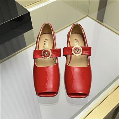 VERSACE  2026新款女生休閒時尚鞋子