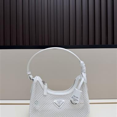 PRADA  2026新款女生時尚包包   尺寸：24*16*7CM