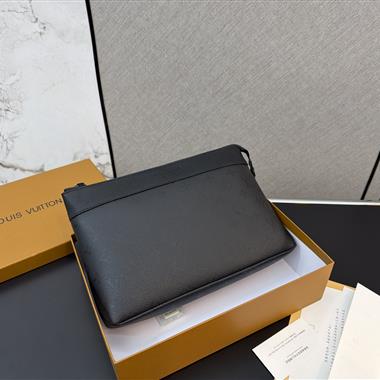 LOUIS VUITTON   2026新款男生時尚包包  尺寸：28*21CM