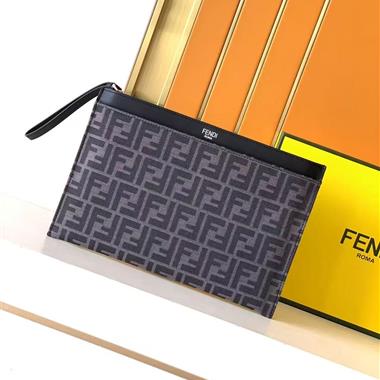 FENDI   2026新款男生時尚包包   尺寸：30x20x1CM