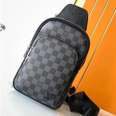 LOUIS VUITTON   2026新款男生時尚包包   尺寸：17x27x5CM