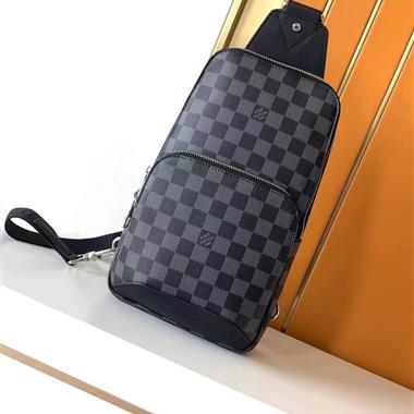 LOUIS VUITTON   2026新款男生時尚包包   尺寸：18x31x5CM