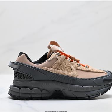 Nike Zoom Vomero Roam 復古休閒運動慢跑鞋