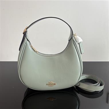 COACH   2026新款女生時尚包包  尺寸：23.5*6*13CM
