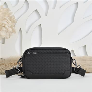 BOTTEGA VENETA   2026新款男生時尚包包  尺寸：23*14*6CM