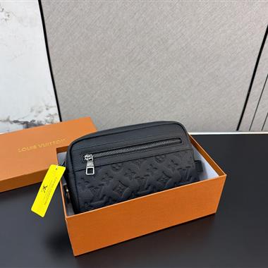 LOUIS VUITTON    2026新款男生時尚包包 尺寸：15*25CM