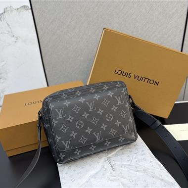 LOUIS VUITTON    2026新款男生時尚包包 尺寸：24*18CM