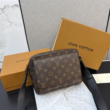 LOUIS VUITTON    2026新款男生時尚包包 尺寸：24*18CM