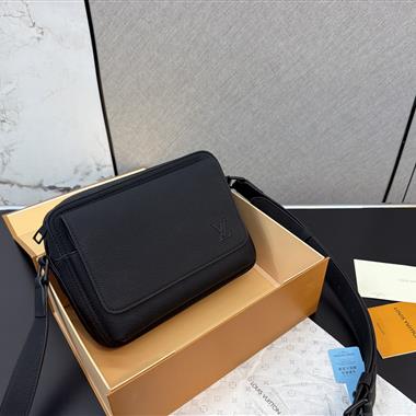 LOUIS VUITTON    2026新款男生時尚包包 尺寸：24*18CM