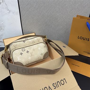 LOUIS VUITTON    2026新款男生時尚包包 尺寸：20*27CM